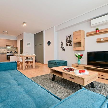 Modern Flat In The Heart Of Port Of Piraeus Appartement Buitenkant foto