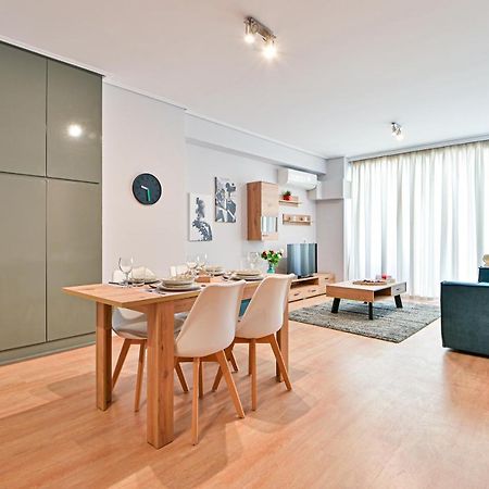 Modern Flat In The Heart Of Port Of Piraeus Appartement Buitenkant foto