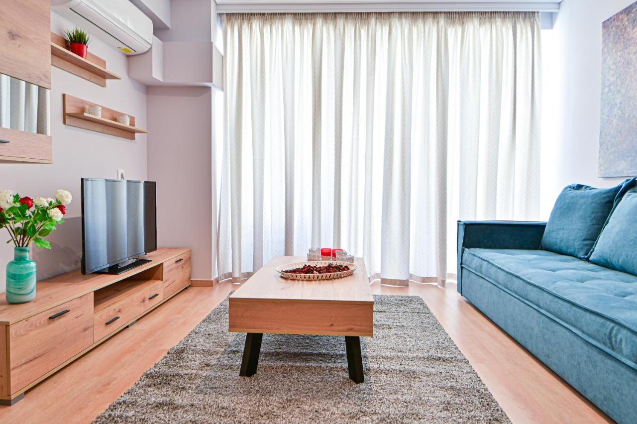 Modern Flat In The Heart Of Port Of Piraeus Appartement Buitenkant foto