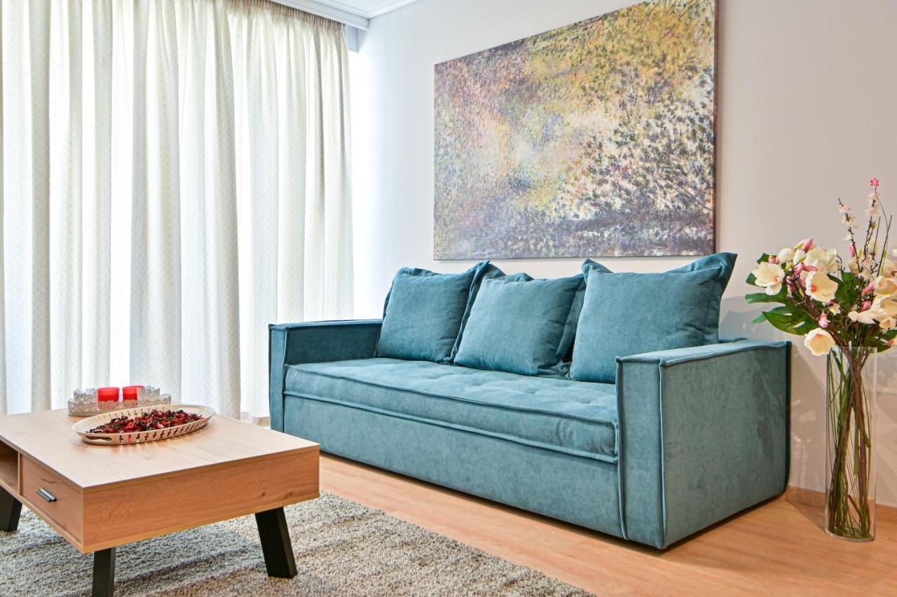 Modern Flat In The Heart Of Port Of Piraeus Appartement Buitenkant foto
