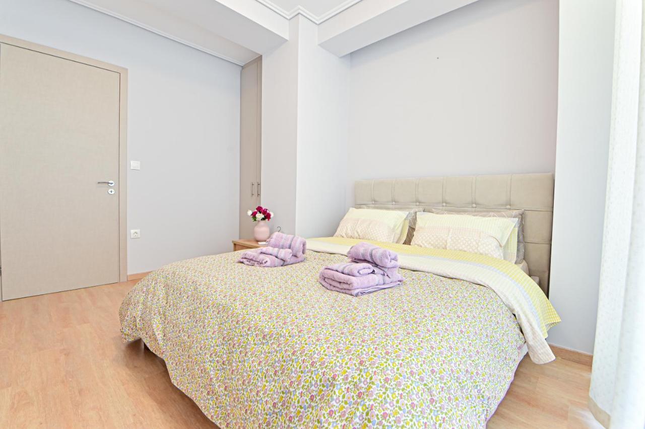 Modern Flat In The Heart Of Port Of Piraeus Appartement Buitenkant foto
